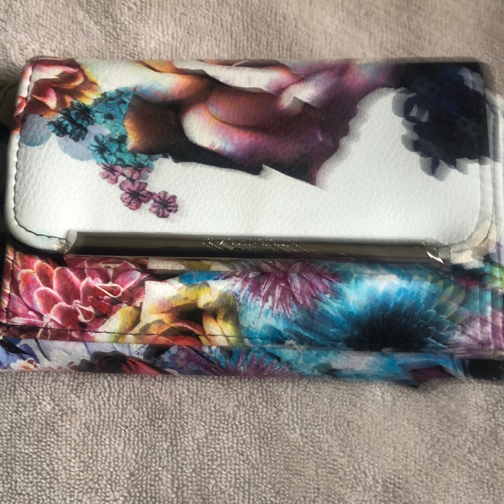 Enzo Angiolini Red and White Wallet with Artistic Flair